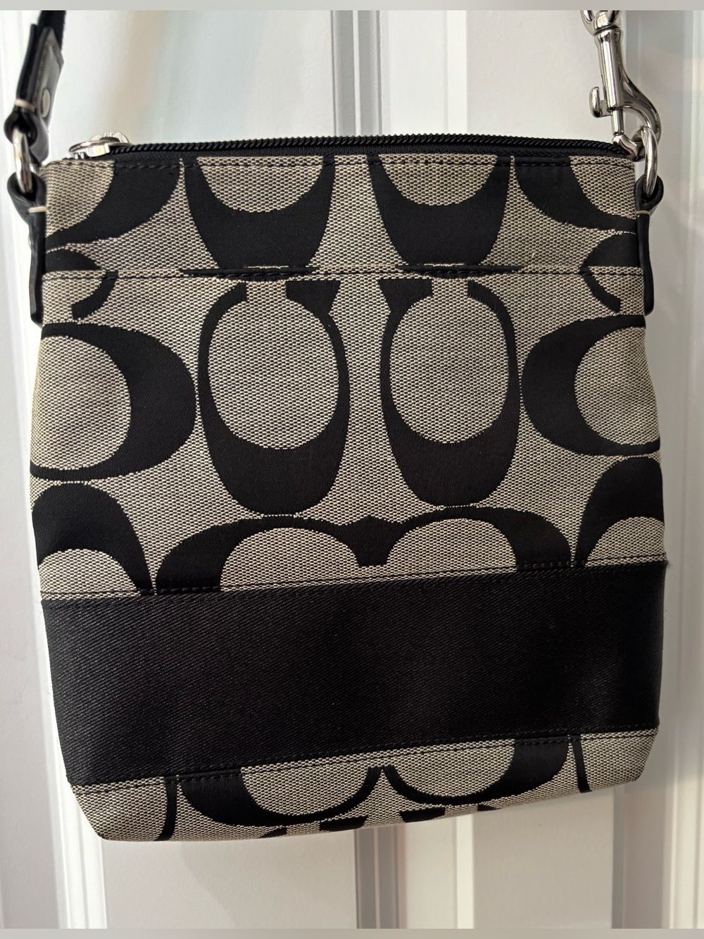 Coach Signature Monogram Canvas Crossbody Bag in Black / Gray Strap - EUC! - Picture 5 of 10